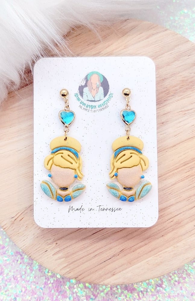 Image of Midnight Princess Earrings