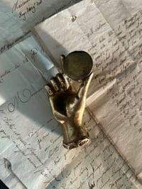 Image 3 of Bougeoir, presse papier en bronze massif, en forme de main, début 1900