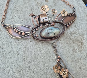 Cozy house necklace 