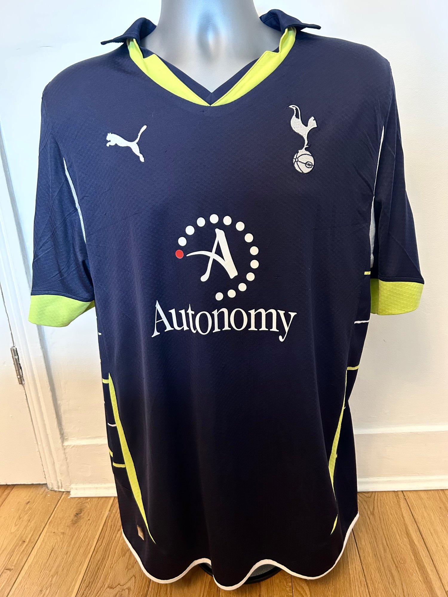 Image of Tottenham Hotspur “MODRIĆ 14” 2010/11 Third Shirt + PL patches (L)