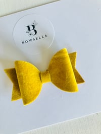 Mustard velvet bow 