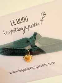 Image 2 of Bracelet FEMME ruban velours élastique et breloque Coeur ex-voto