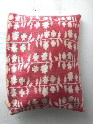 Image of Les Indiennes Big Red Daisy