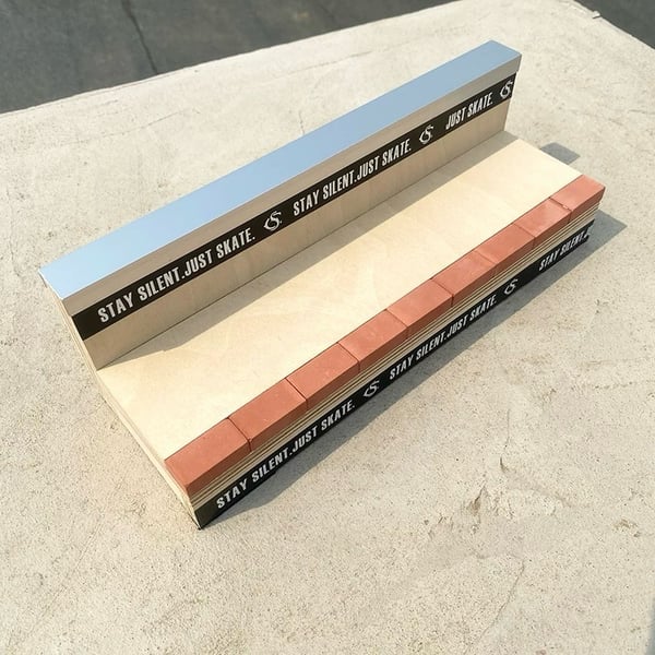 Image of Fingerboard Box 2
