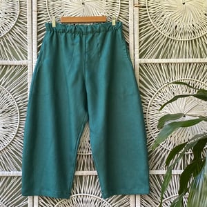 Image of Luna Pants - Linen - Emerald green - Inseam pockets