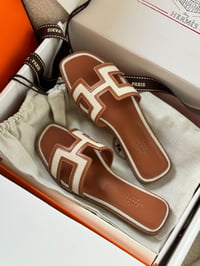 Brown+white H sandals 🤎☁️