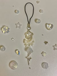 Image 3 of glass tulip + bow phonecharm