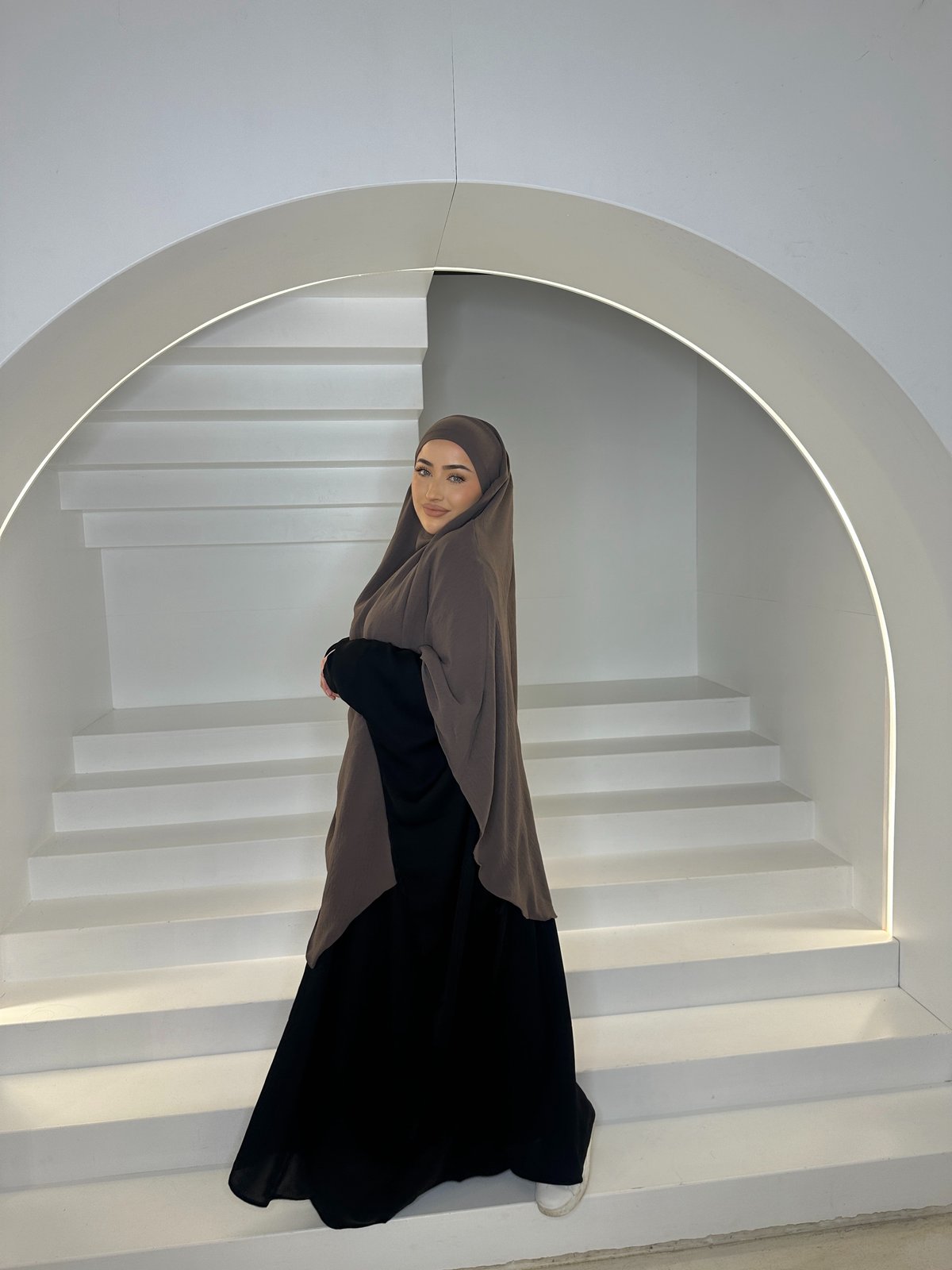 Taupe crepe khimar | SARA THE LABEL