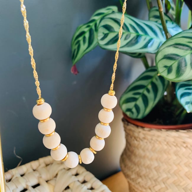 NINON | Sautoir perles bois & chaîne acier inoxydable doré