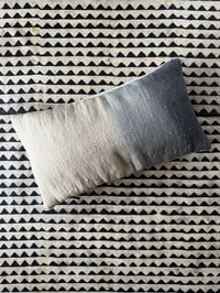 Image 3 of coussin tie and die