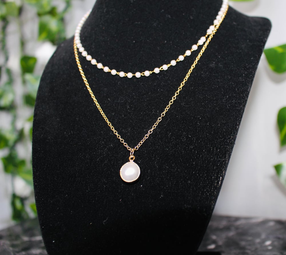 Image of Mother Of Pearls Necklace
