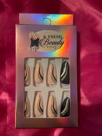 Nails - Medium (Nude/Black Glitter)