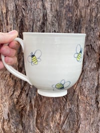Image 2 of Large Bee Decorated Mugs