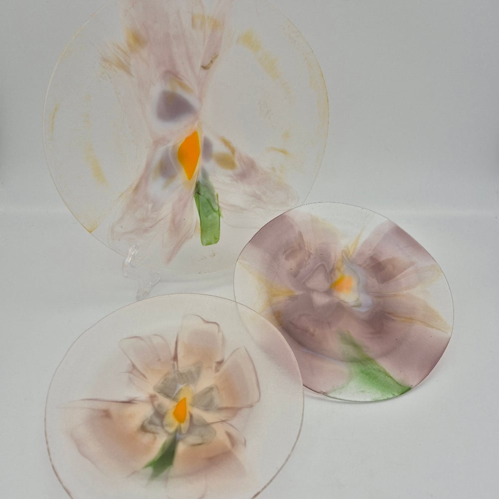 Image of PRESSED FLOWERS PLATE