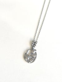 Image 3 of Petit Chains
