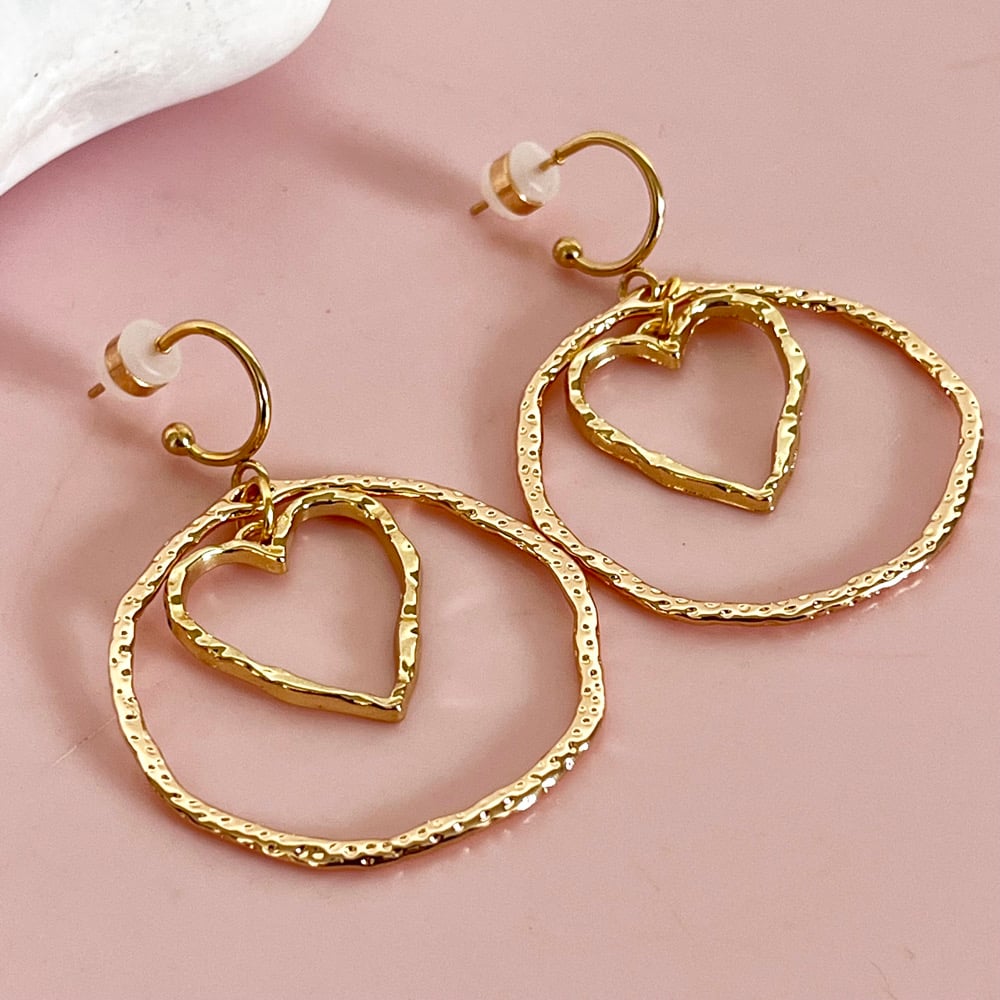 Image of Large Textured Heart and Circle Half Hoops