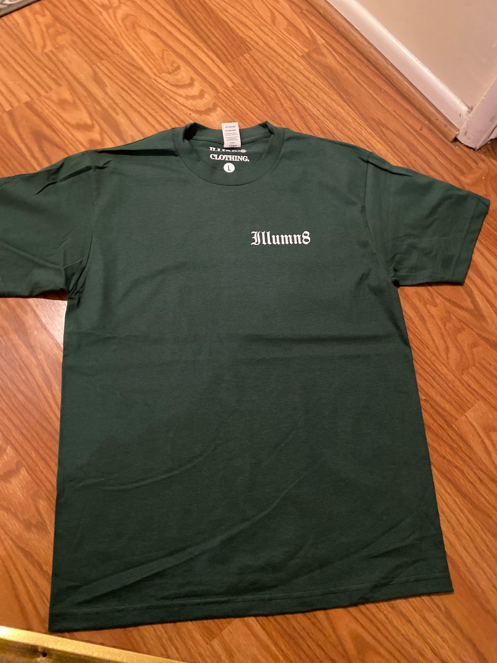 Image of Illumn8 old English green