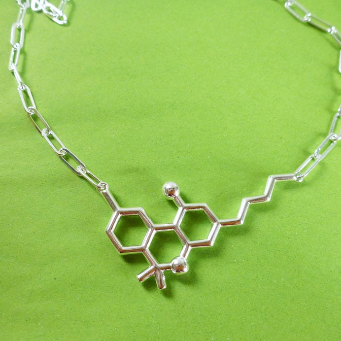 THC necklace - chunky Image 4