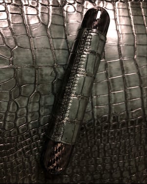 Image of Alligator and Carbon Fiber Cigar Case - Single Finger Double Toro Gauge