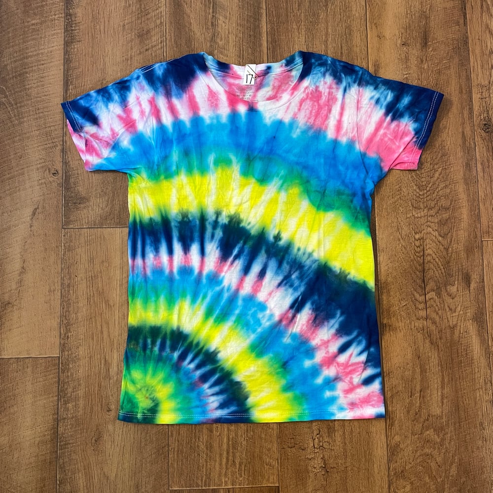 Image of YOUTH MEDIUM tiedye tshirt // 17