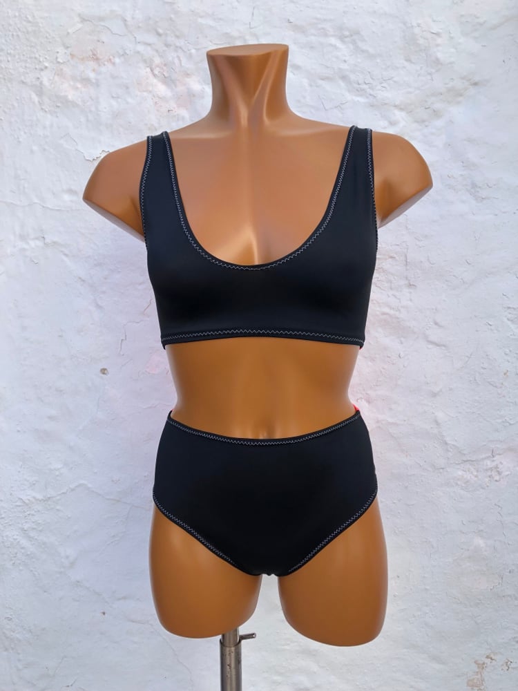Image of Bikini alto Negro-Mandarina