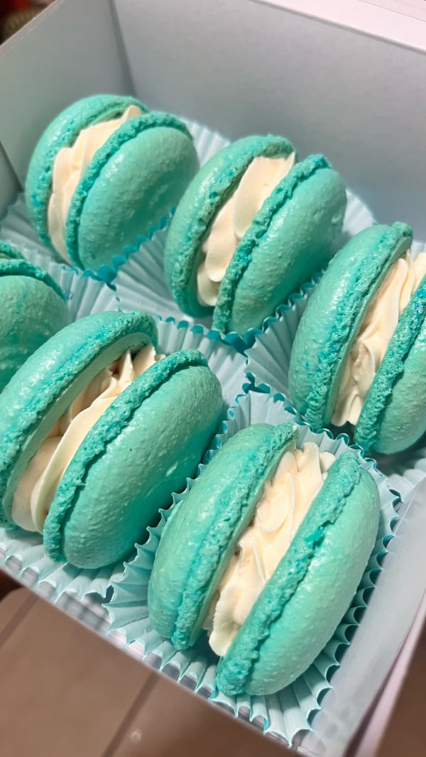 Image of 1 Dozen Vanilla Macarons