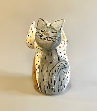 Image 2 of How Many Cats Vase 
