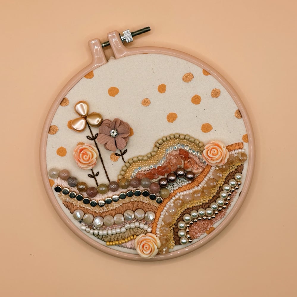 Image of Sweet Peach Landscape Hoop