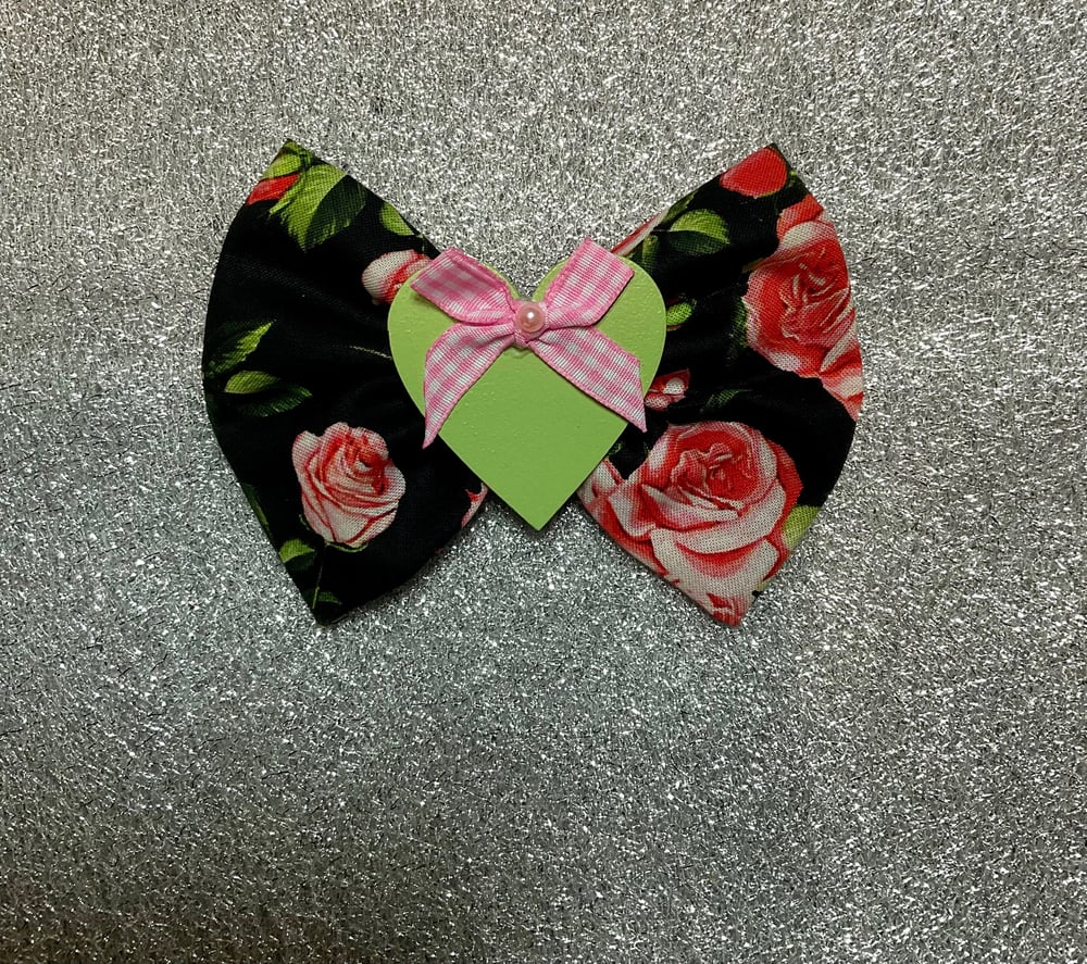 Rose love bow