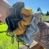 Image 2 of Scrunchie Keychain | 3