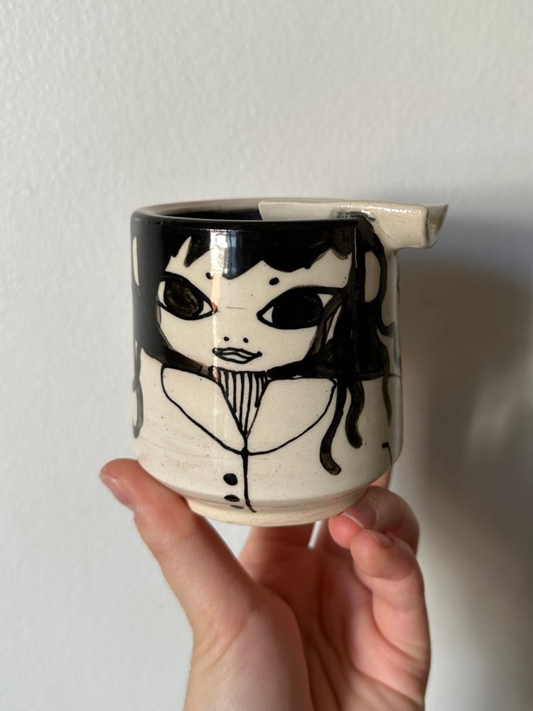 Image of Girl Ash Cup (black)