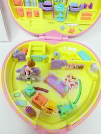 Image 6 of Ensemble bracelet et Polly Pocket coeur rose nursery