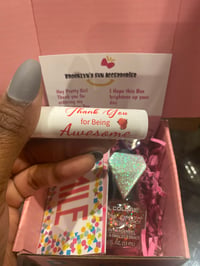 Image 2 of Hey Pretty Girl Inspiration Box