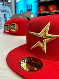 Image 2 of New Era 59Fifty  Front Door Red / Mettalic Gold