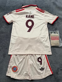Image 2 of Bayern Munich cream Kane no.9