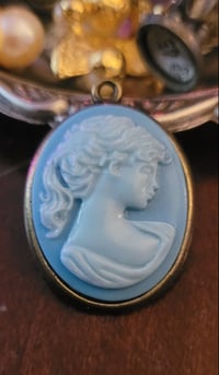 Image 1 of Vinatge Blue Cameo | Pendant