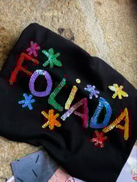 Image 1 of Camiseta bordada a man. FOLIADA. Corte unisex.