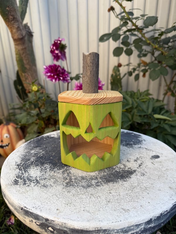 Image of green traditional Jack
