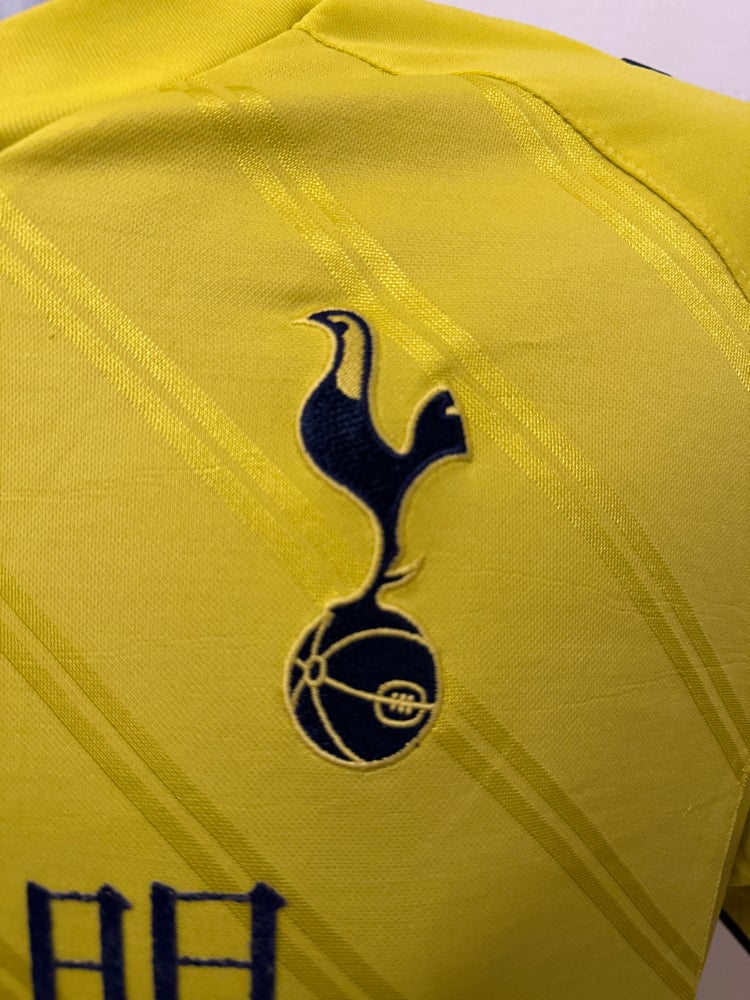 Image of Tottenham Hotspur “MODRIĆ 14” 2009/10 Third Shirt + PL patches  (L)