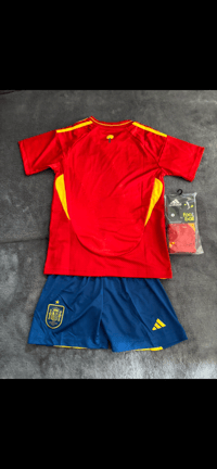 Image 2 of Spain red kit