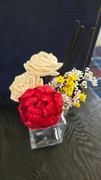 Image 4 of Dainty Collection:Roped Peony White Flowers  Floral Reed Diffuser