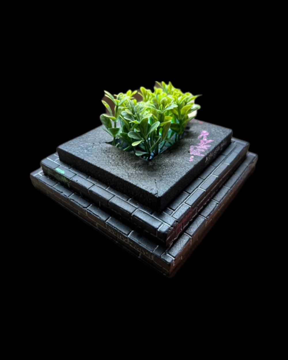 Pyramid planter