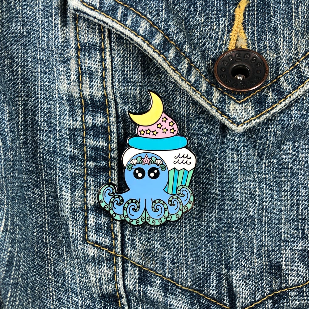 Image of Aquarius Cupcake Pin