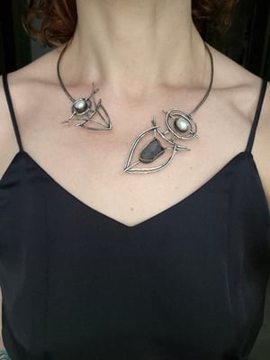 Black and white open necklace 