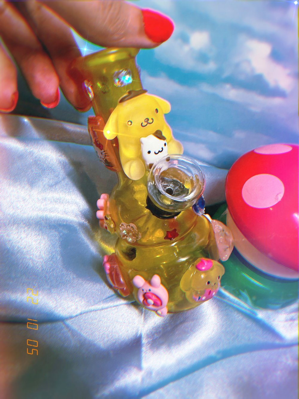 Mellow yellow Pompompurin mini bong 💛