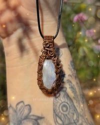 Image 2 of Lunar Oracle