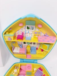 Image 6 of Ensemble bracelet et Polly Pocket crèche boite bleue