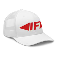 Image 3 of casquette rose et rouge IF