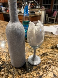 Image 2 of Glitter wine bottle and wine glass set