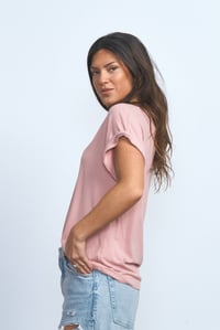 Image 5 of CAMISETA ROSA BÁSICA 